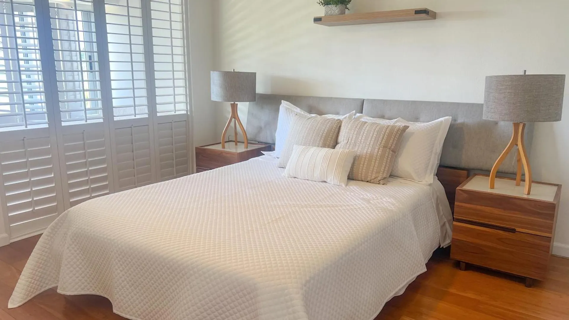 Sleek Oceanside Oasis 1-Bedroom Cs Condo 호놀룰루 아파트