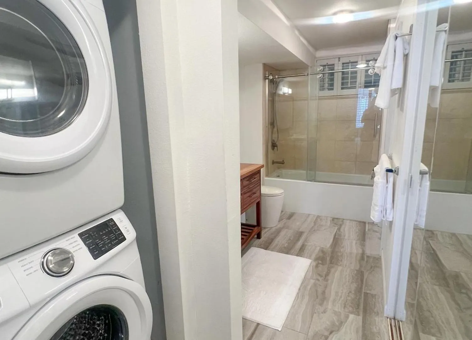 Sleek Oceanside Oasis 1-Bedroom Cs Condo 호놀룰루 아파트