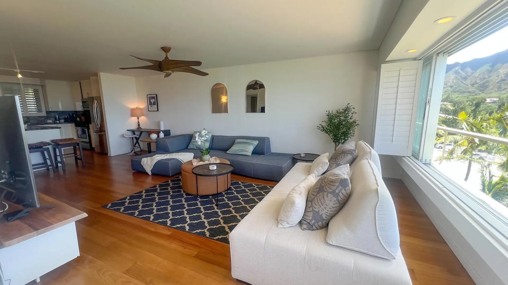 아파트 Sleek Oceanside Oasis 1-Bedroom Cs Condo 호놀룰루