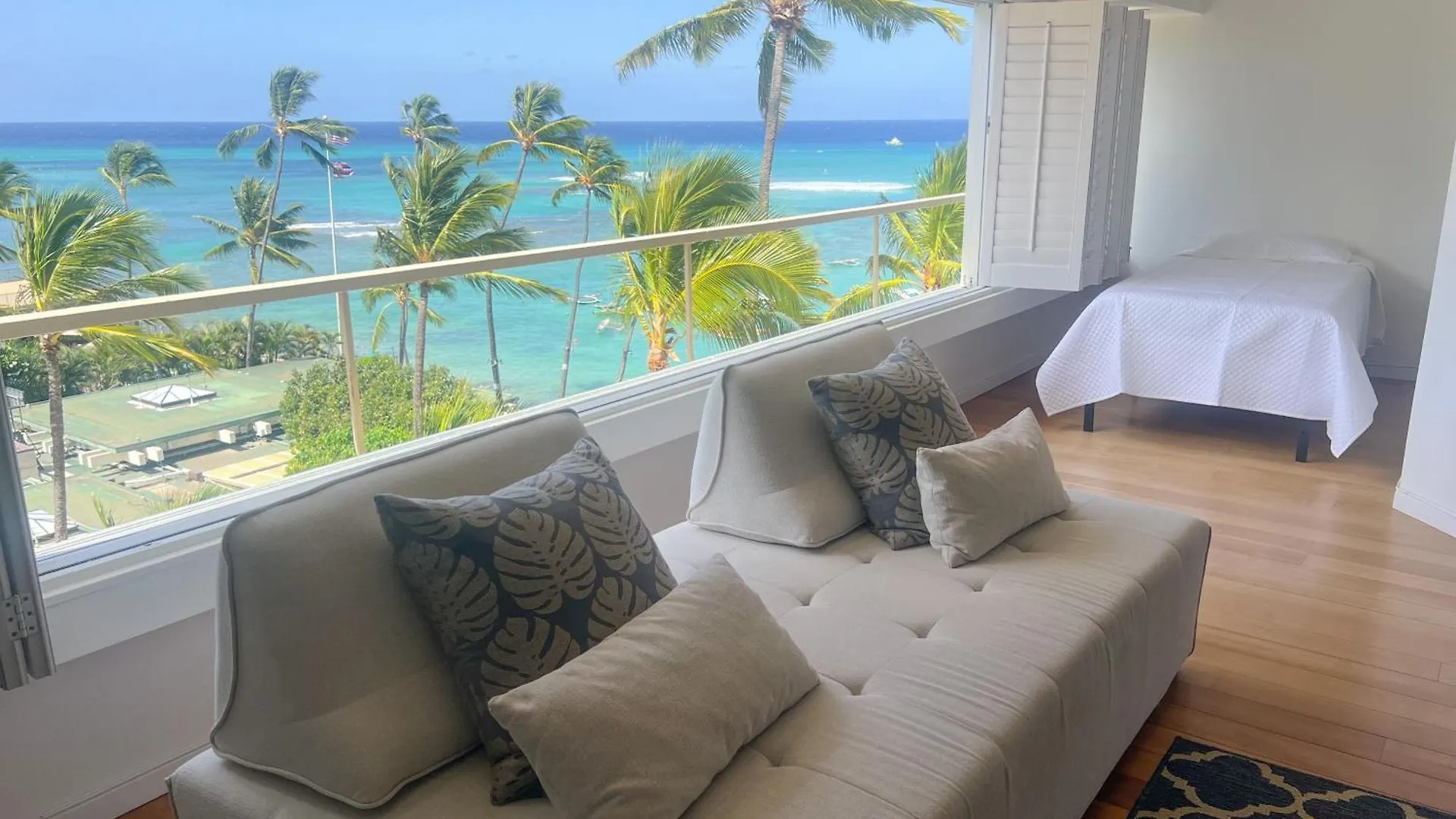 Sleek Oceanside Oasis 1-Bedroom Cs Condo 호놀룰루 아파트