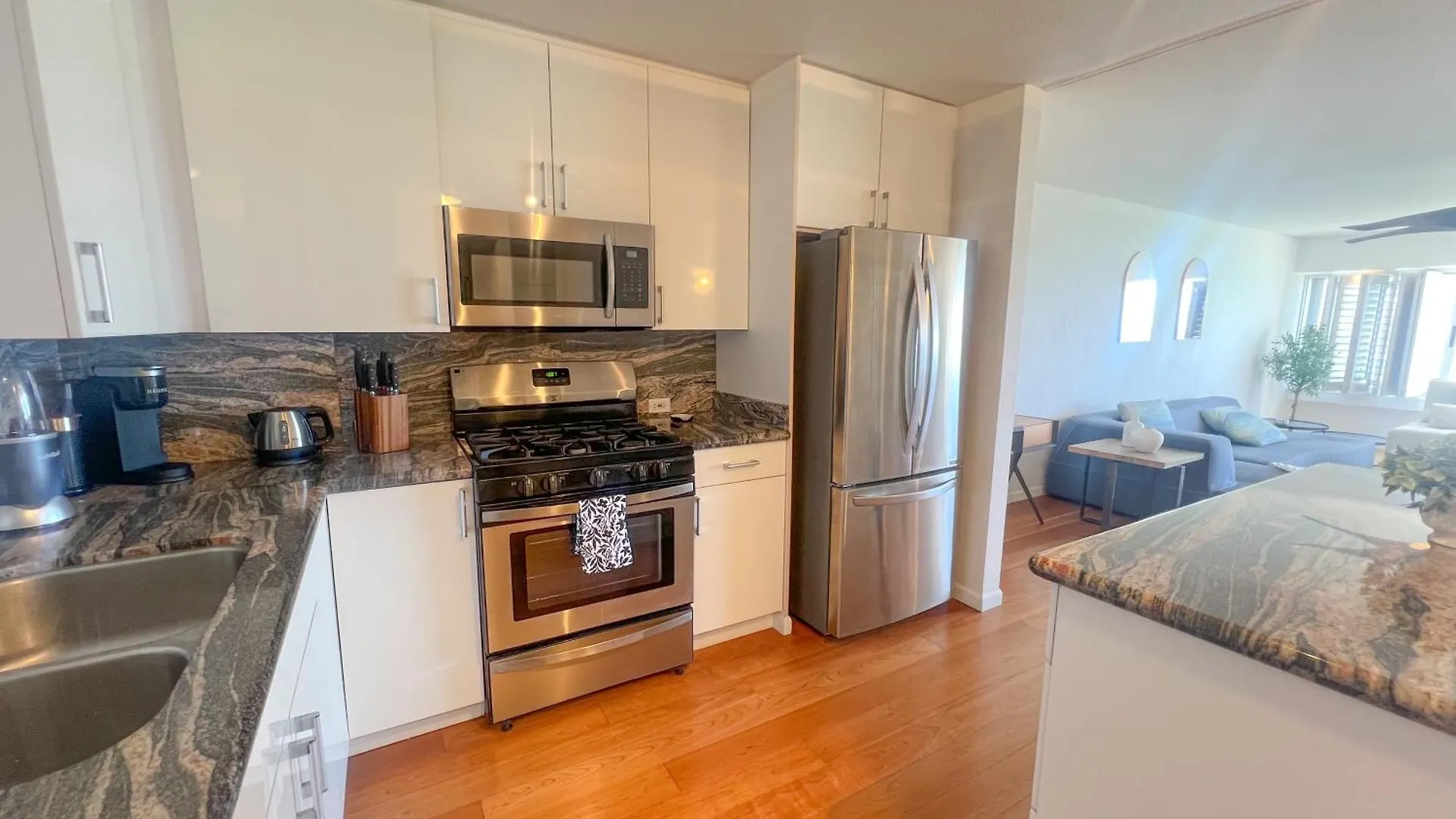 Apartment Sleek Oceanside Oasis 1-Bedroom Cs Condo Honolulu