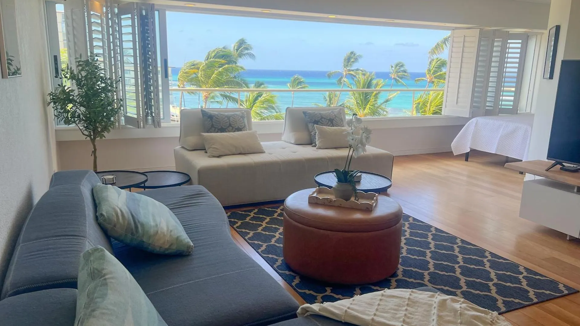 Sleek Oceanside Oasis 1-Bedroom Cs Condo location